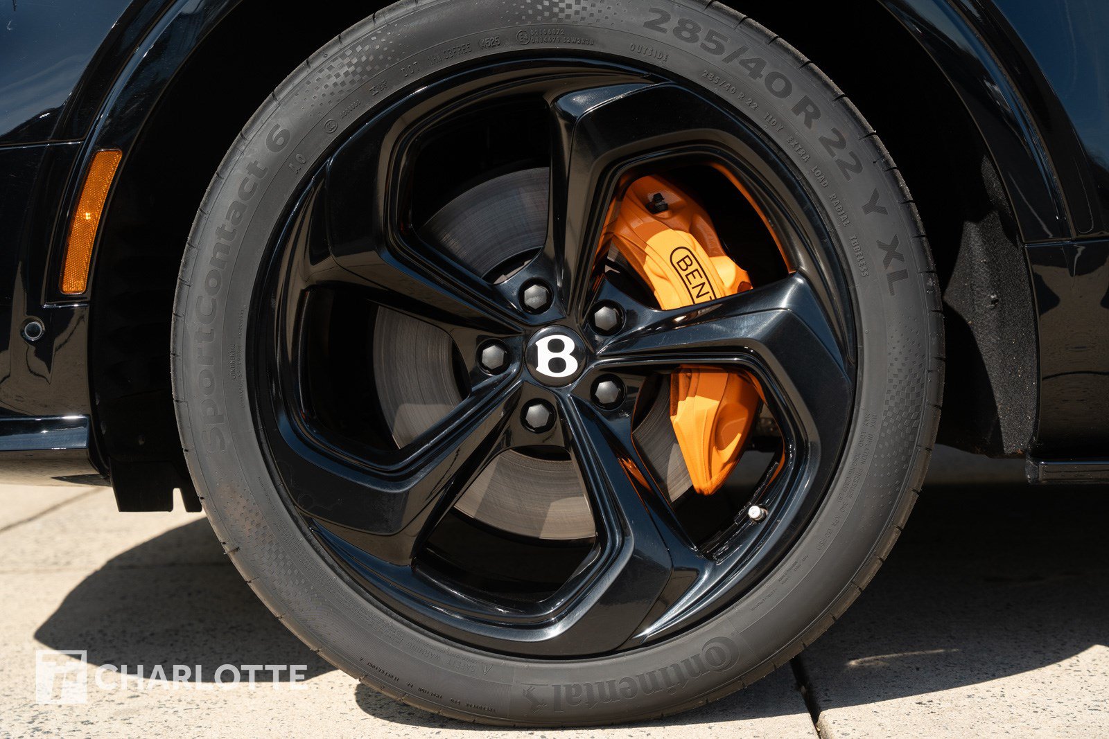 Used 2025 Bentley Bentayga AWD/4WD image 12
