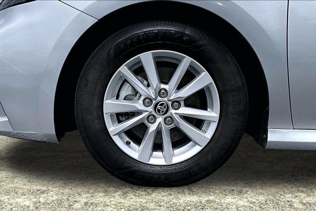 Used 2025 Toyota Camry LE FWD image 34