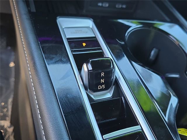 Used 2025 Volkswagen Atlas Cross Sport SEL image 22