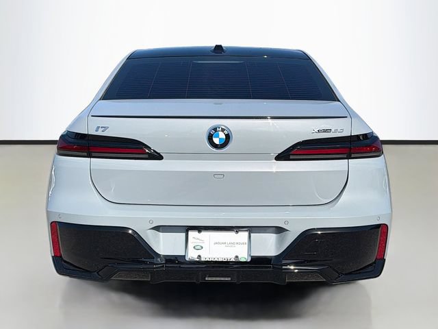 Used 2025 BMW i7 xDrive60 AWD/4WD image 4