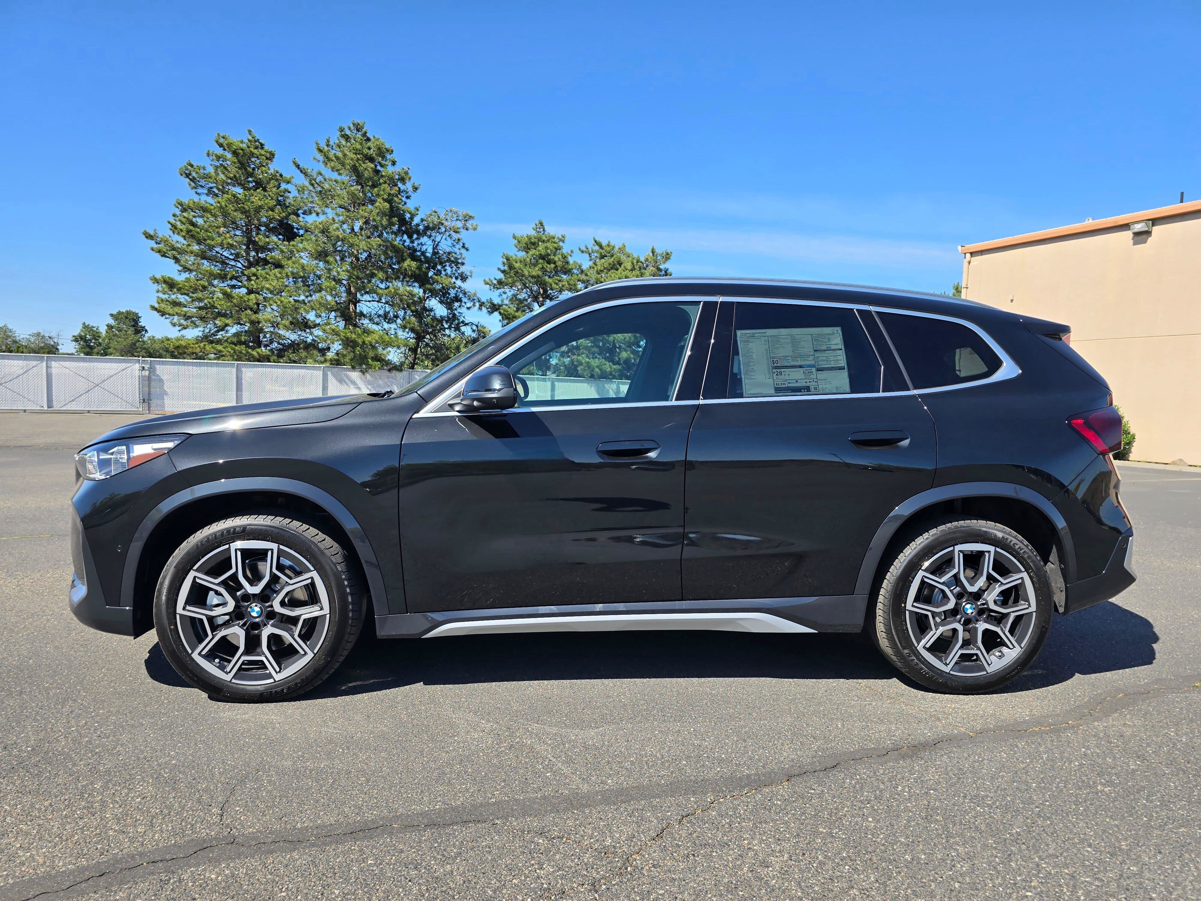 New 2026 BMW X1 xDrive28i w/ Technology Package AWD/4WD image 3