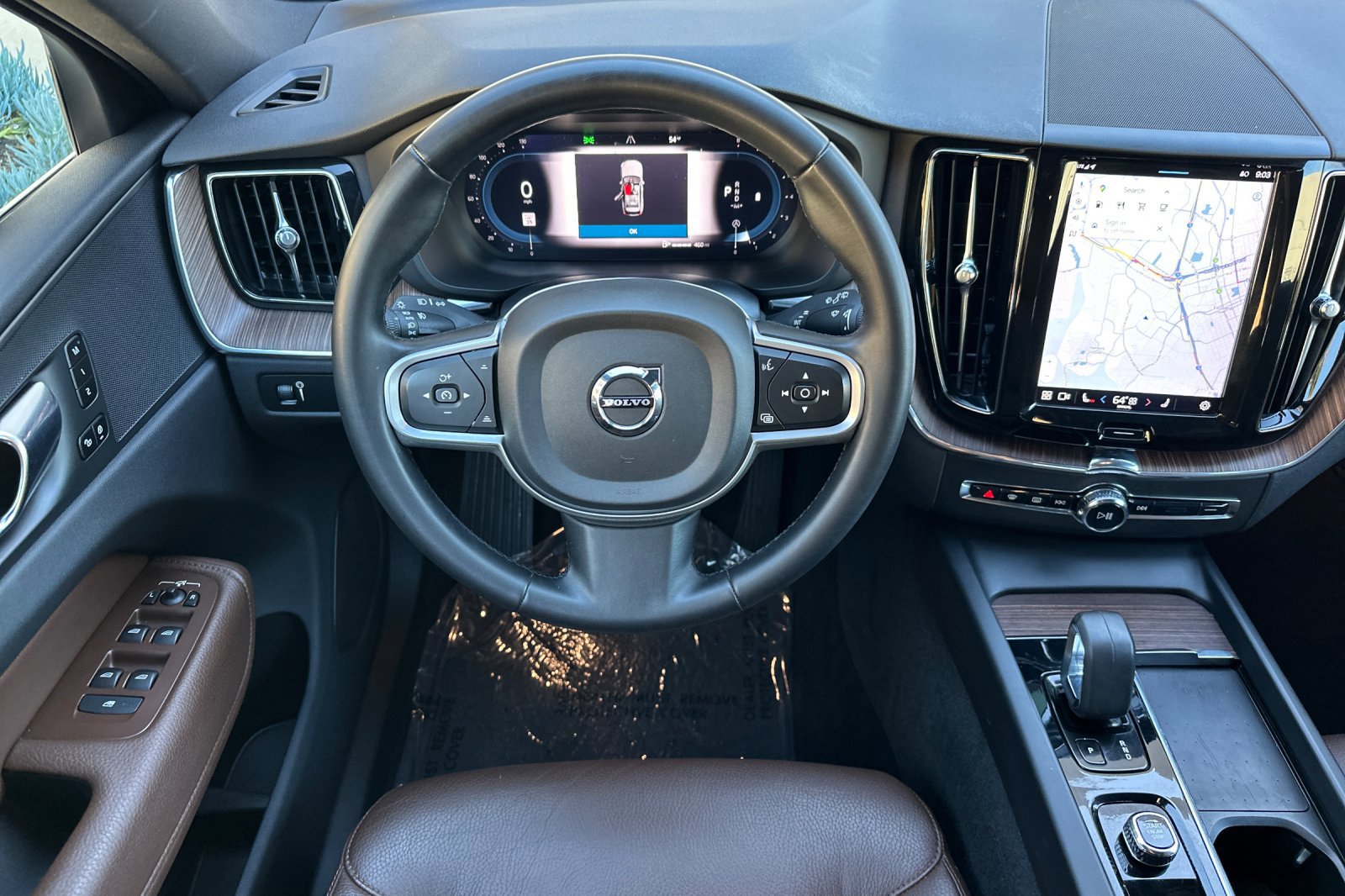 Certified 2022 Volvo XC60 B5 Momentum image 17