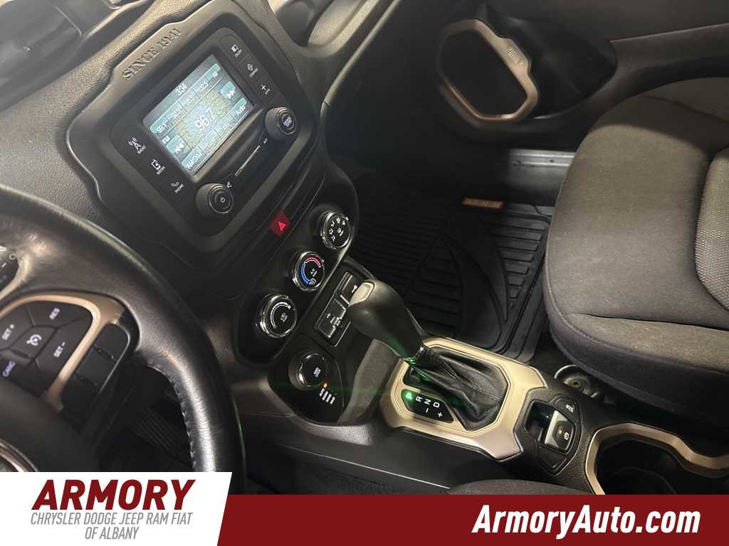 Used 2016 Jeep Renegade Latitude image 15