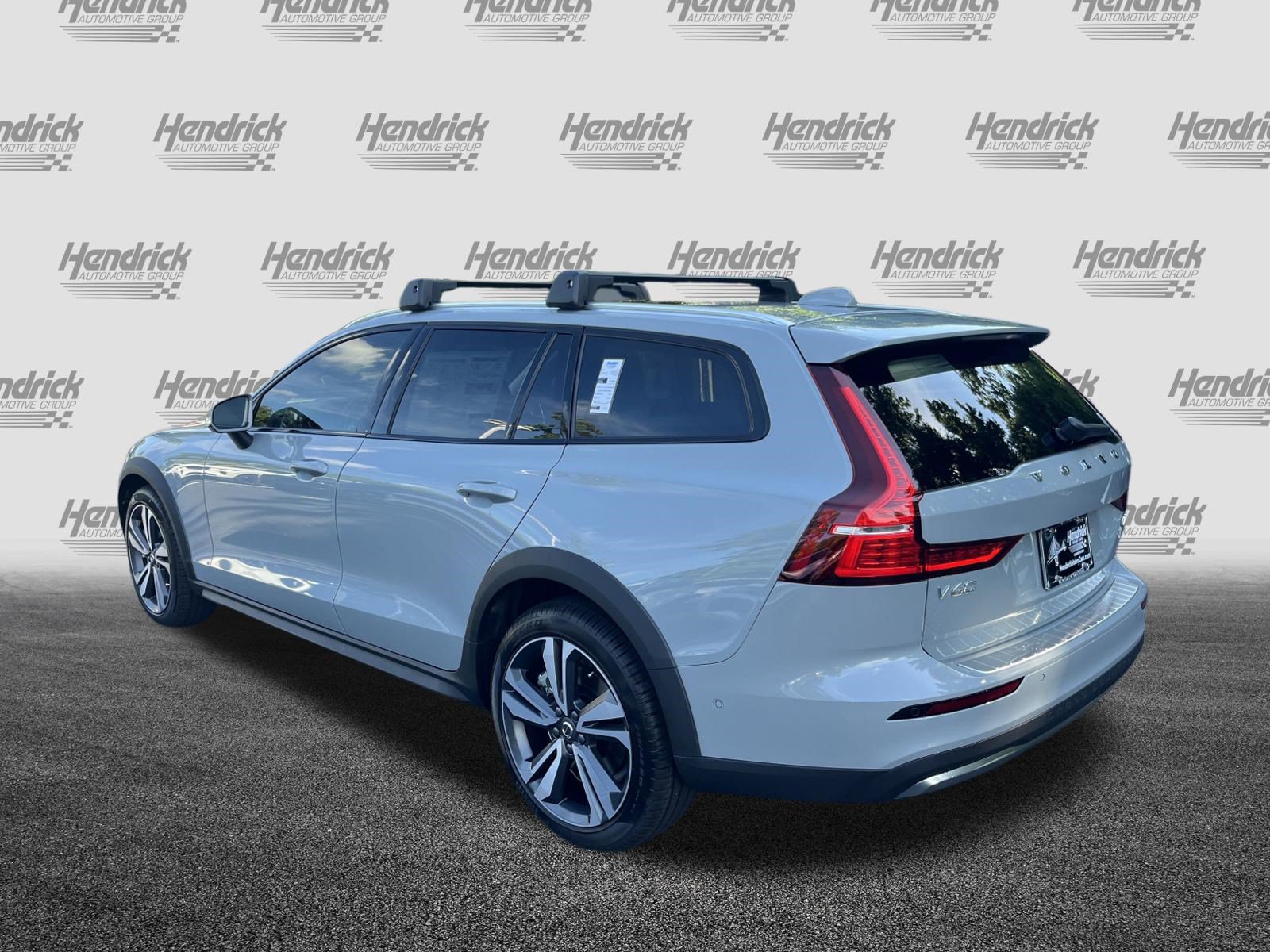Certified 2026 Volvo V60 B5 Cross Country Plus w/ Protection Package Premier AWD/4WD image 7