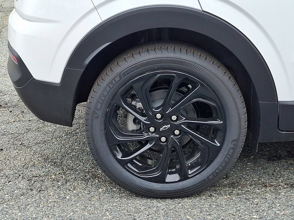 New 2027 Chevrolet Bolt RS FWD image 5