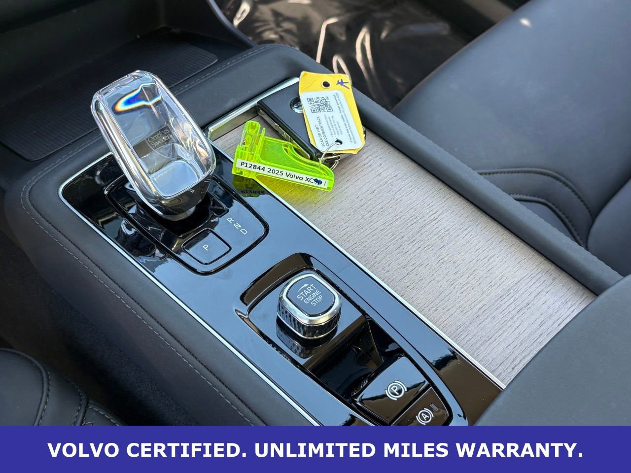 Certified 2025 Volvo XC90 B6 Plus image 21