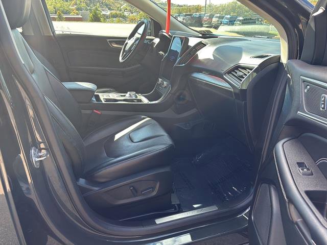 Certified 2022 Ford Edge Titanium w/ Equipment Group 301A image 20