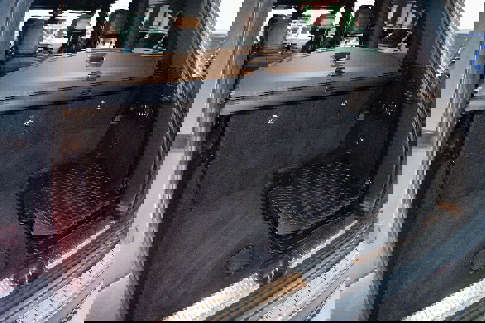 Used 2020 Mercedes-Benz GLS 450 4MATIC w/ Convenience Package image 31