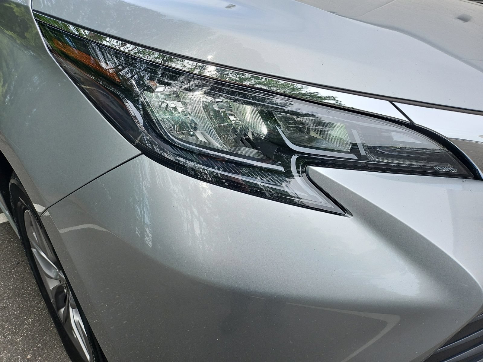 Used 2024 Toyota Sienna XLE FWD image 13