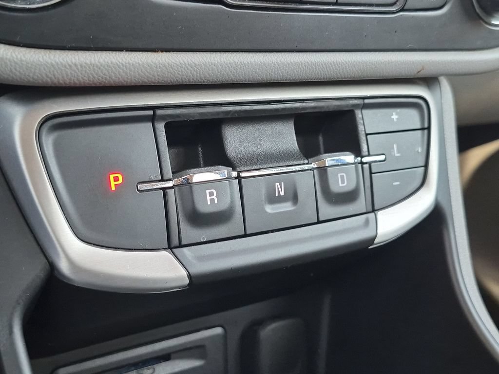 Used 2023 GMC Terrain SLT FWD image 29