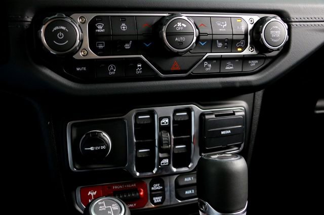 Used 2026 Jeep Wrangler Unlimited Rubicon AWD/4WD image 19