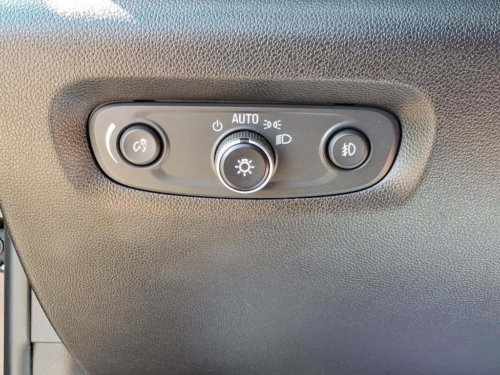 Used 2019 Chevrolet Traverse LT w/ LPO, Floor Liner Package AWD/4WD image 15