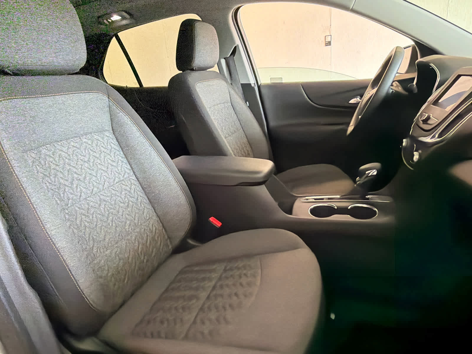 Used 2024 Chevrolet Equinox LT w/ LPO, Floor Liner Package FWD image 28