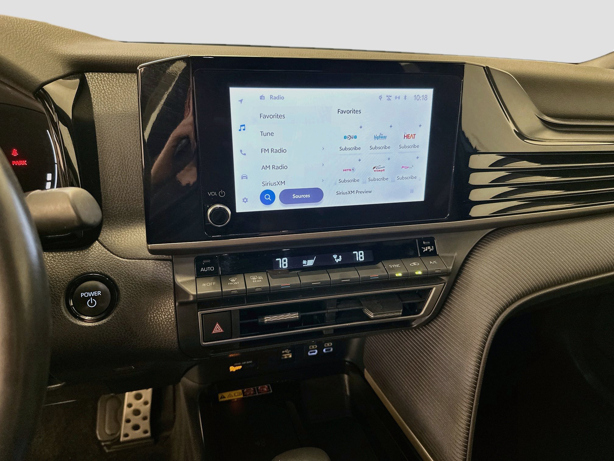 Used 2025 Toyota Camry SE FWD image 25
