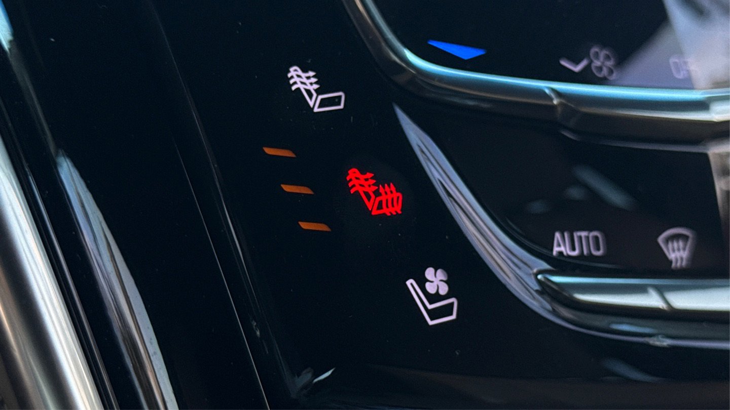 Used 2017 Cadillac Escalade Platinum RWD image 16