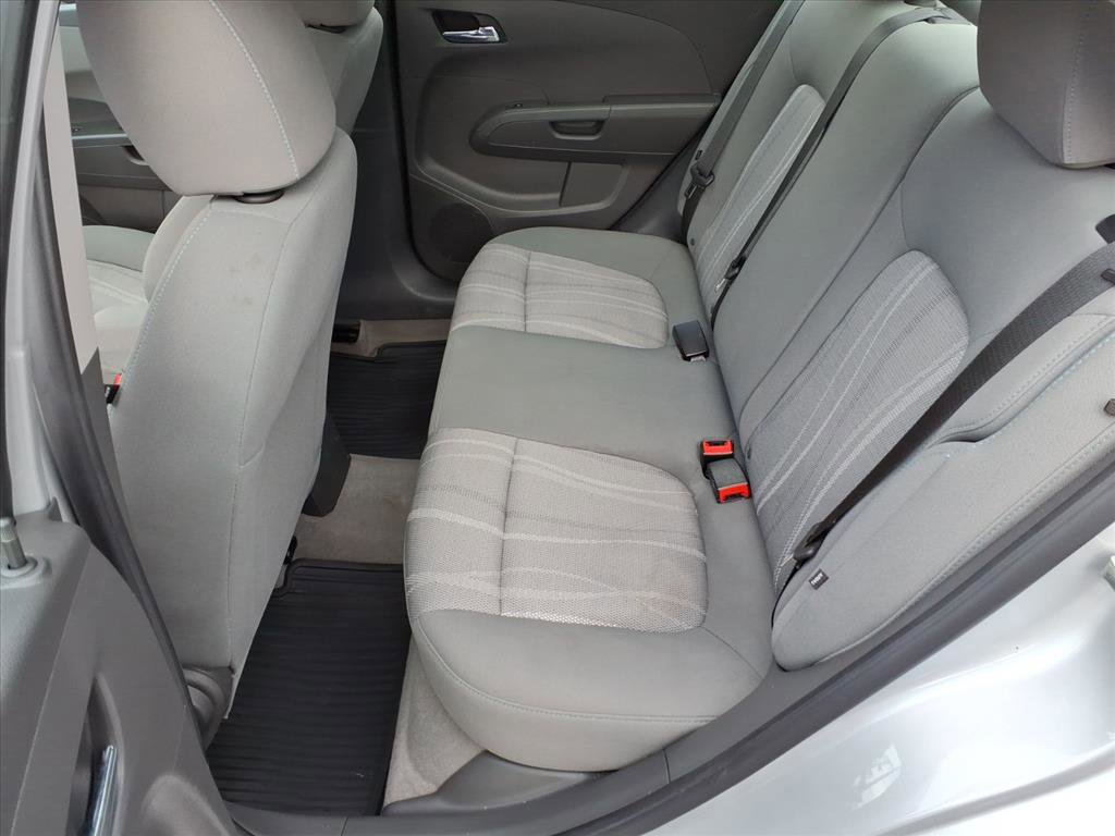 Used 2020 Chevrolet Sonic LT w/ Convenience Package image 9