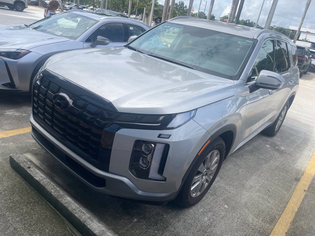 Used 2025 Hyundai Palisade SEL FWD image 2