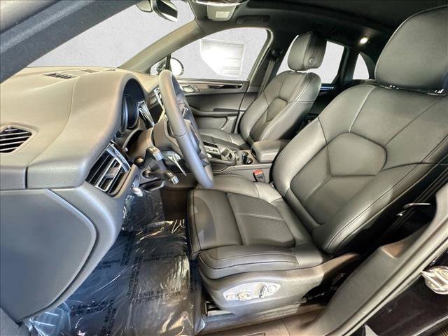Certified 2026 Porsche Macan Turbo AWD/4WD image 5
