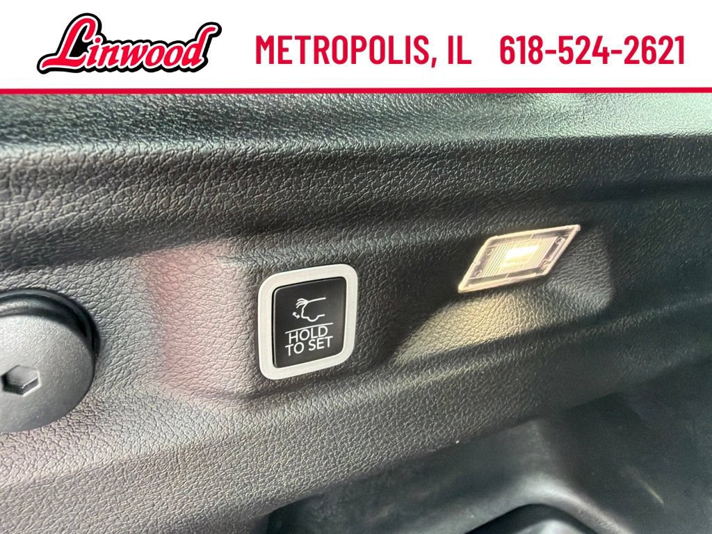 Used 2024 Jeep Grand Cherokee L Laredo AWD/4WD image 15