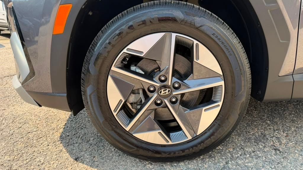 Certified 2025 Hyundai Tucson SEL AWD/4WD image 11