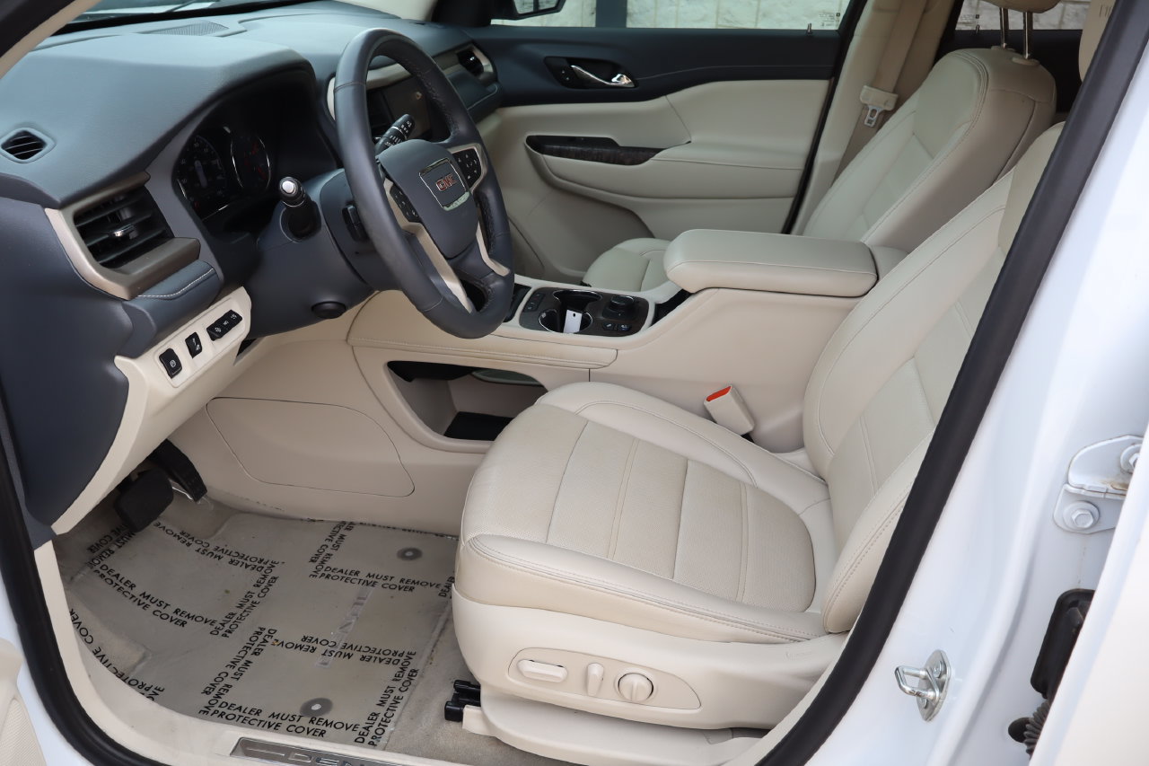 Used 2023 GMC Acadia Denali w/ Denali Ultimate Package FWD image 17