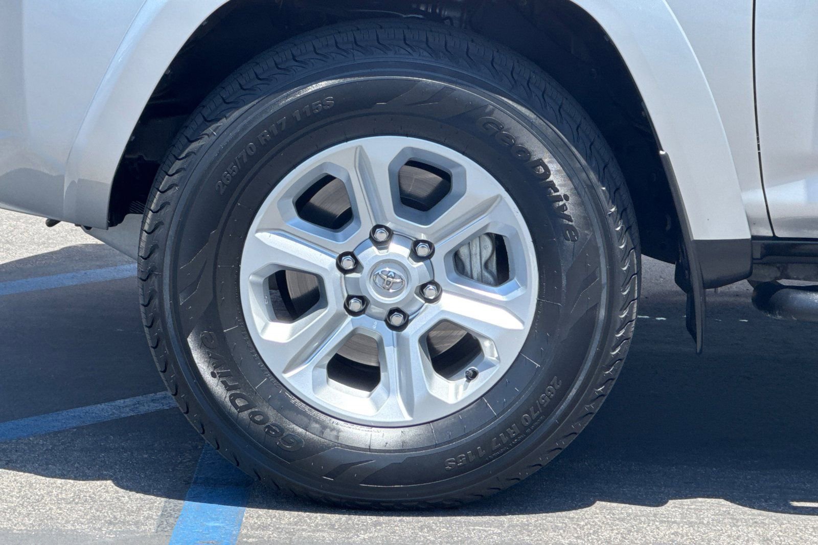 Used 2024 Toyota 4Runner SR5 AWD/4WD image 35