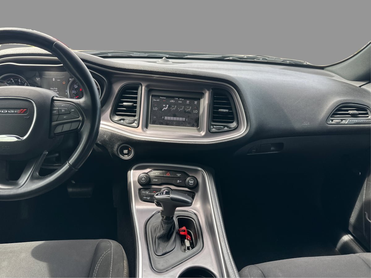 Used 2019 Dodge Challenger SXT RWD image 31