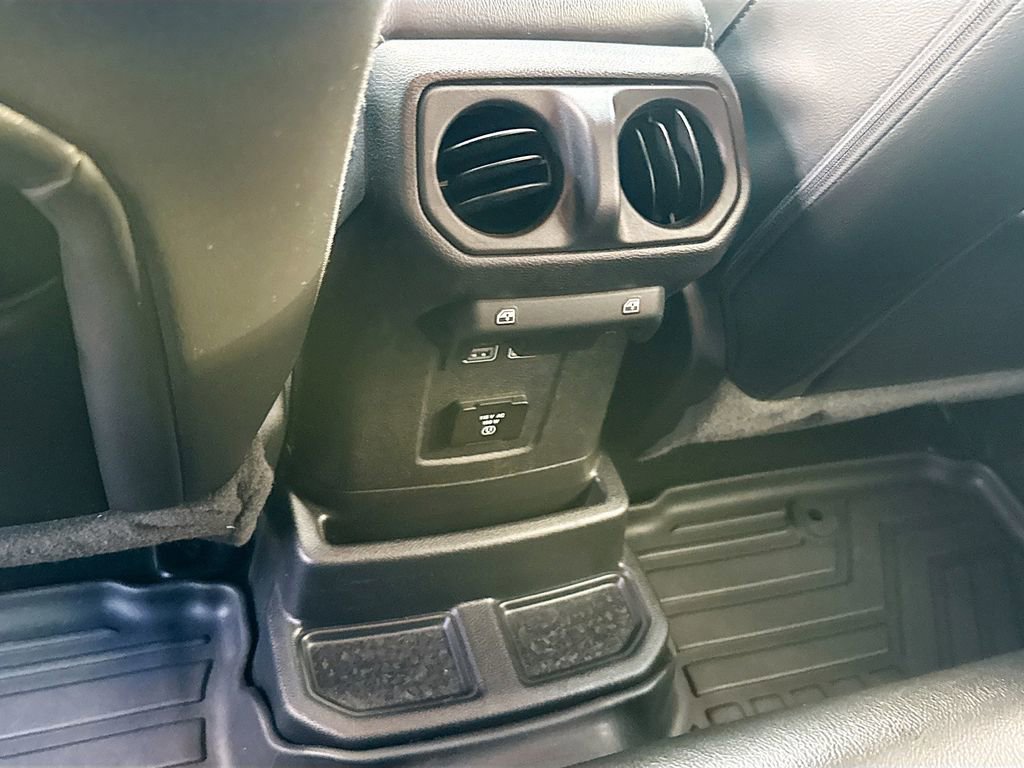 Used 2022 Jeep Wrangler Unlimited Sahara image 28