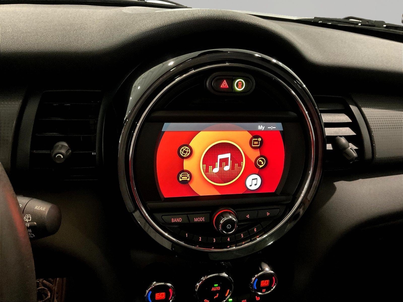 Used 2021 MINI Cooper 4-Door Hardtop FWD image 13
