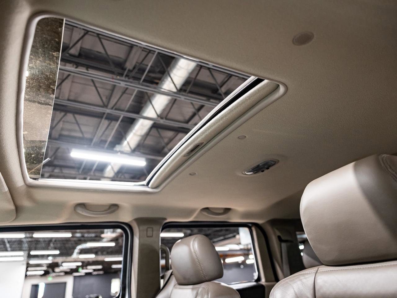 Used 2003 HUMMER H2 w/ Preferred Equipment Group image 10