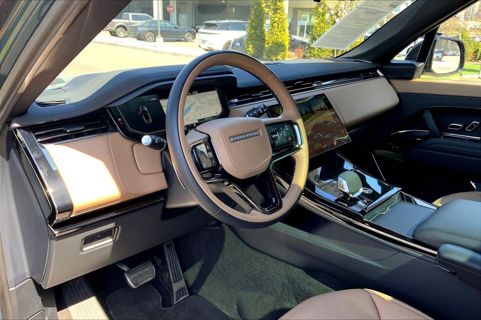 Used 2025 Land Rover Range Rover Sport Dynamic SE image 17