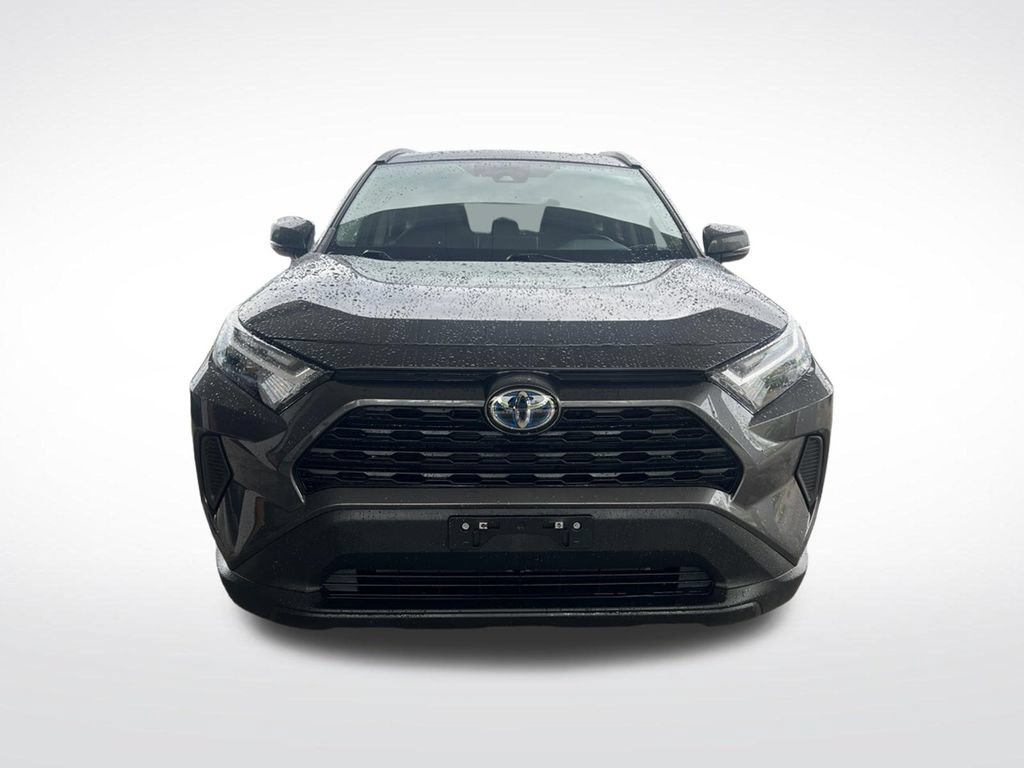 Used 2022 Toyota RAV4 XLE w/ Convenience Package AWD/4WD image 2