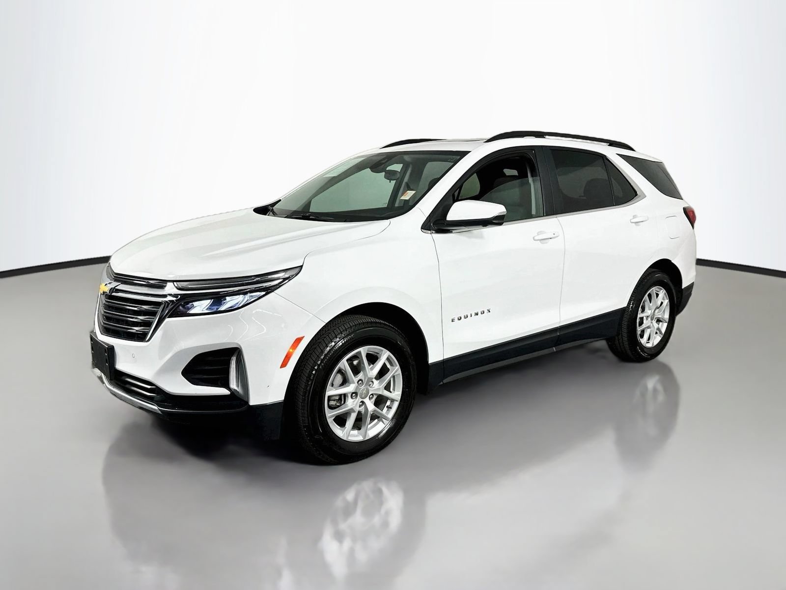 Used 2024 Chevrolet Equinox LT AWD/4WD image 4