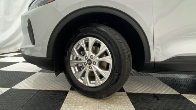 Used 2025 Ford Escape Active AWD/4WD image 9