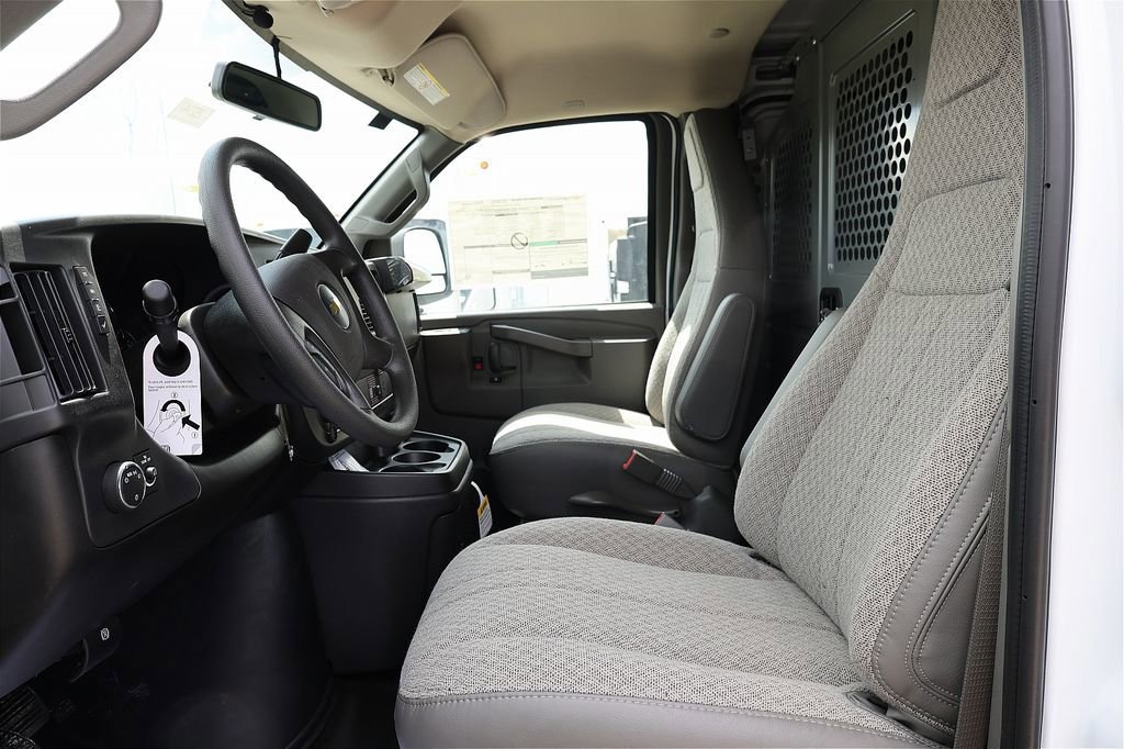 New 2026 Chevrolet Express 2500 w/ Driver Convenience Package RWD image 29