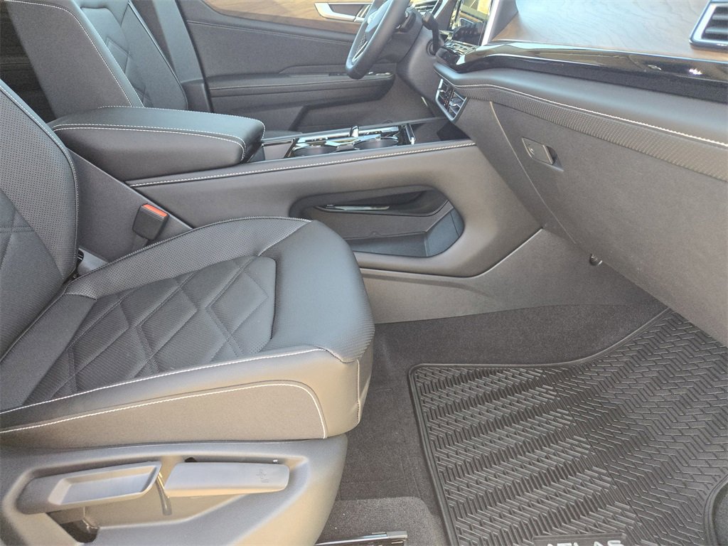 New 2026 Volkswagen Atlas SE image 12