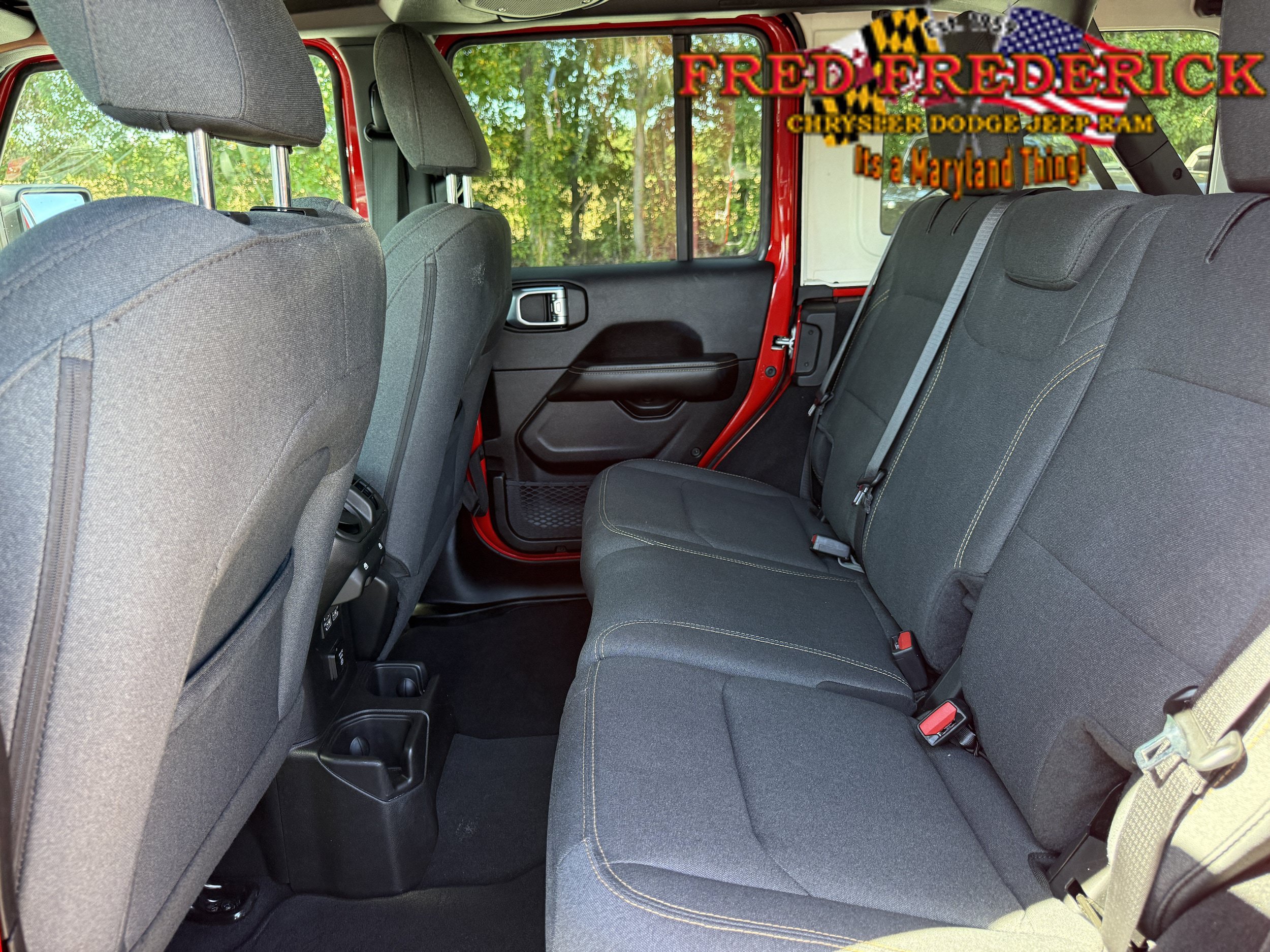 Used 2026 Jeep Wrangler Unlimited Sahara AWD/4WD image 14