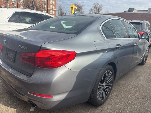 Used 2018 BMW 530i xDrive image 9