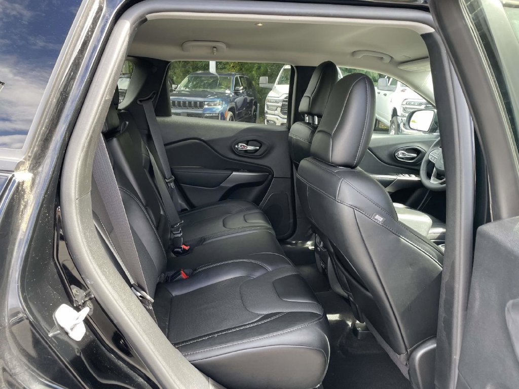 Certified 2022 Jeep Cherokee Latitude Lux AWD/4WD image 18