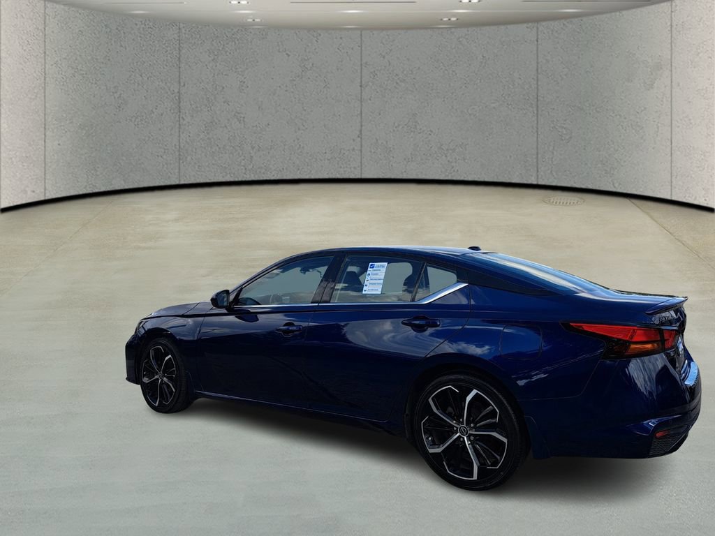 Used 2023 Nissan Altima 2.5 SR w/ SR Premium Package image 7