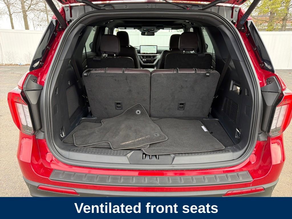 Used 2025 Ford Explorer Platinum w/ Ultimate Package image 19