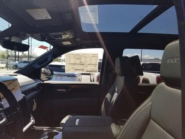 New 2026 GMC Yukon AT4 w/ AT4 Premium Plus Package AWD/4WD image 8