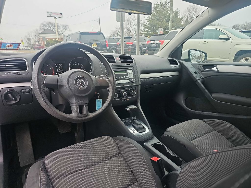 Used 2010 Volkswagen Golf 4-Door image 11