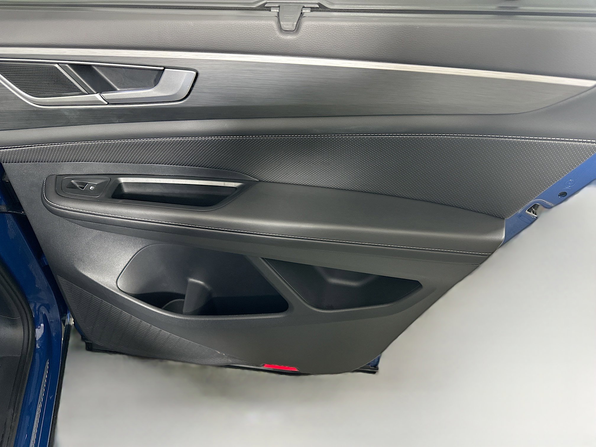 Used 2025 Volkswagen Atlas Cross Sport SE image 29