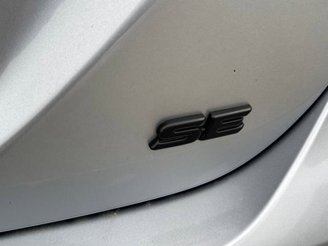 Used 2023 Toyota Camry SE image 5