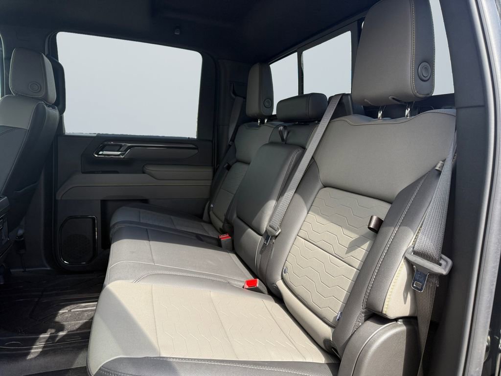 Used 2025 Chevrolet Silverado 2500 ZR2 w/ Technology Package image 13