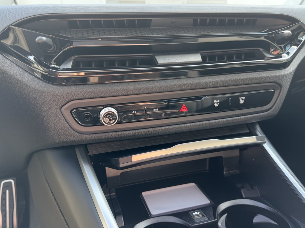 New 2026 BMW 330i xDrive Sedan w/ M Sport Package AWD/4WD image 22