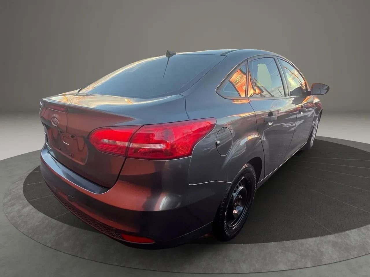 Used 2018 Ford Focus S image 17