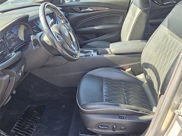 Used 2019 Buick Regal Avenir w/ Driver Confidence Package II image 9