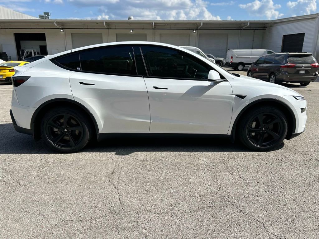Used 2026 Tesla Model Y 2WD image 8
